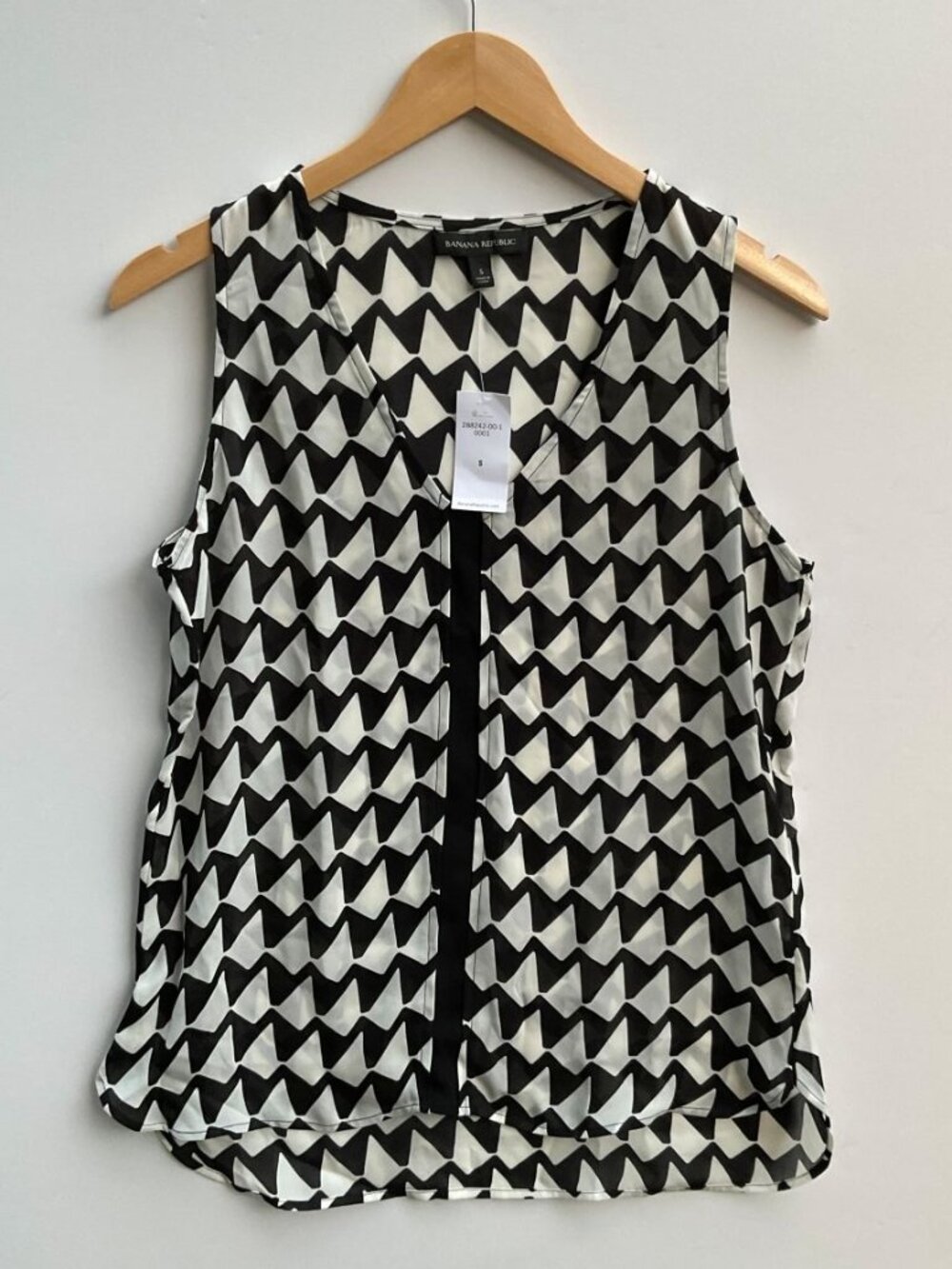 NWT Banana Republic Geometric Top Size S